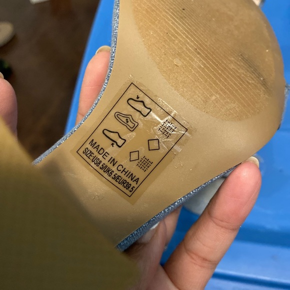 Super cute “denim look” heeled sandals - Picture 4 of 5